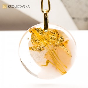 Naszyjnik Artystyczny z Autorską Grafiką w Żywicy