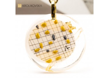 Ręcznie malowany naszyjnik artystki -Królikowska