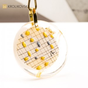 Ręcznie malowany naszyjnik artystki -Królikowska