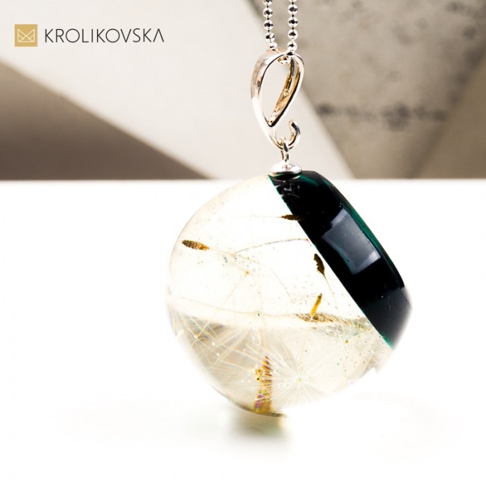 Naszyjnik kula z dmuchawcem symbol spokoju i natury handmade