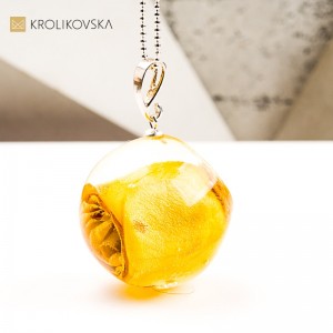 Naszyjnik kula z różą symbol marzeń i lekkości handmade