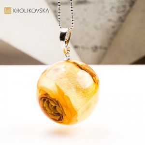 Naszyjnik kula z różą amulet spokoju i siły natury