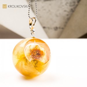 Naszyjnik kula z różą amulet spokoju i siły natury