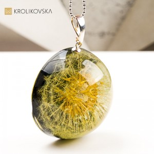 Naszyjnik kula z dmuchawcem symbol natury i równowagi handmade