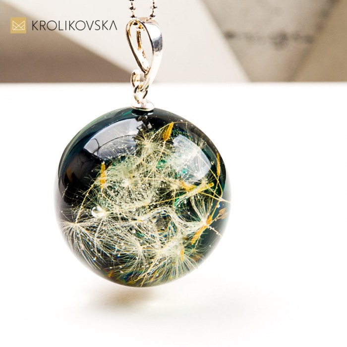 Naszyjnik kula z dmuchacem w żywicy prezent z natury handmade