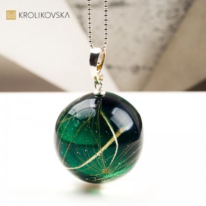 Naszyjnik kula z kwiatem lawendy biżuteria pełna spokoju1