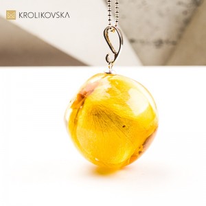 Naszyjnik kula z kwiatem prezent dla mamy pełen wspomnień1