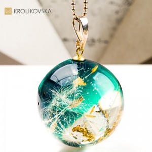 Naszyjnik kula z rośliną biżuteria na Dzień Kobiet