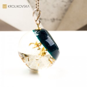Naszyjnik kula, artystyczna biżuteria na każdą okazję