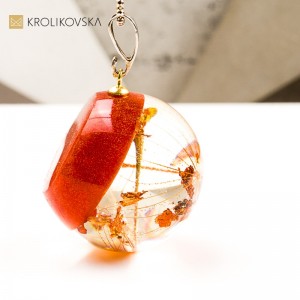 Naszyjnik kula z rośliną w żywicy biżuteria naturalna handmade