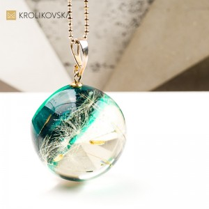 Naszyjnik z żywicy z wrzosem – biżuteria świąteczna