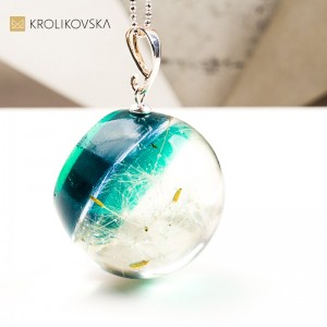 Naszyjnik z dmuchawcem w srebrnej oprawie – wyjątkowy prezent