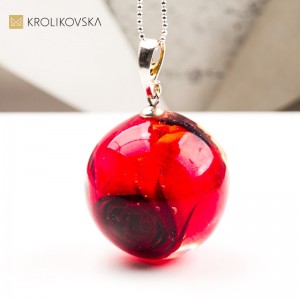 Naszyjnik z kwiatami – biżuteria artystyczna handmade.