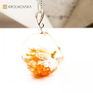 Naszyjnik kula z rośliną biżuteria świąteczna prezent z natury