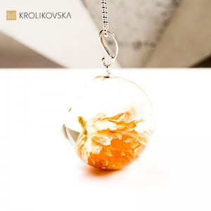 Naszyjnik kula z rośliną biżuteria świąteczna prezent z natury