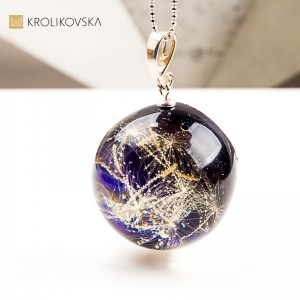 Naszyjnik kula, w żywicy biżuteria artystyczna handmade.