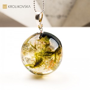 Naszyjnik kula z mchem biżuteria handmade prezent z natury