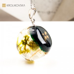 Naszyjnik kula z mchem biżuteria handmade prezent z natury