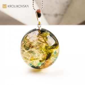 Naszyjnik kula z mchem biżuteria handmade prezent z natury