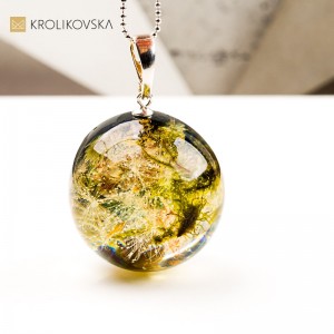 Naszyjnik kula z mchem biżuteria handmade prezent z natury