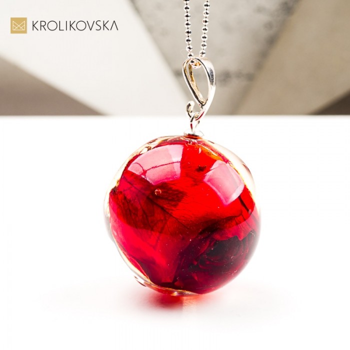 Naszyjnik kula z kwiatem polnym biżuteria świąteczna handmade