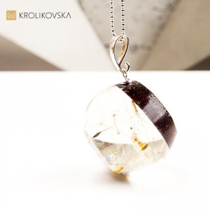 Naszyjnik kula, biżuteria handmade symbol spokoju.