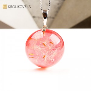 Naszyjnik kula, biżuteria symbol natury i spokoju.