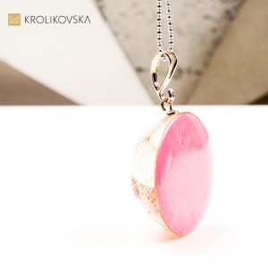 Naszyjnik kula, biżuteria symbol natury i spokoju.