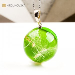 Naszyjnik kula z rośliną w żywicy prezent dla miłośniczki natury