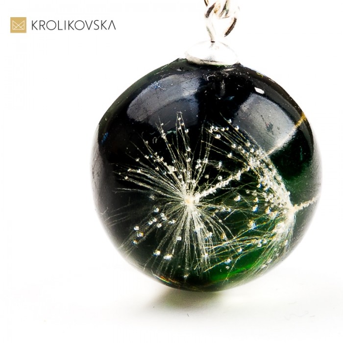 Naszyjnik z dmuchawcem w żywicy – idealny prezent na święta