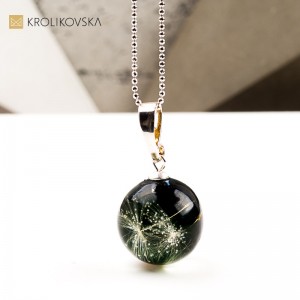 Naszyjnik z dmuchawcem w żywicy – idealny prezent na święta