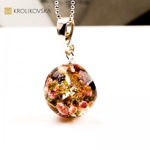 Naszyjnik z kwiatami – prezent dla żony lub dziewczyny.