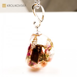 Naszyjnik z kwiatami – prezent dla żony lub dziewczyny.