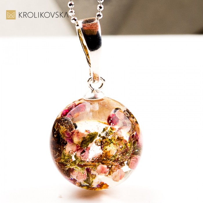 Naszyjnik z kwiatami – prezent dla żony lub dziewczyny.