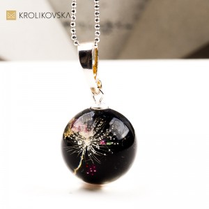 Naszyjnik czarny – elegancki prezent dla niej