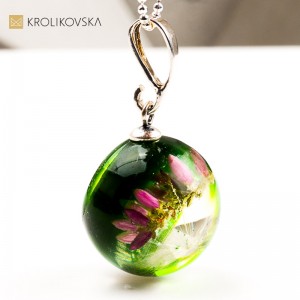 Naszyjnik zielony – subtelna biżuteria na Boże Narodzenie