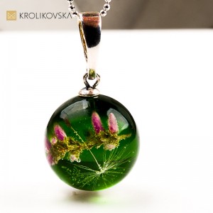 Naszyjnik zielony – subtelna biżuteria na Boże Narodzenie