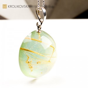 Naszyjnik z suszonymi kwiatami – wyjątkowy prezent dla kobiety