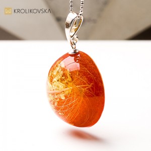 Naszyjnik z polnym kwiatem – biżuteria z natury