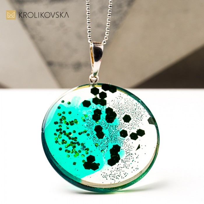 Naszyjnik zielony – elegancki dodatek prezentowy.