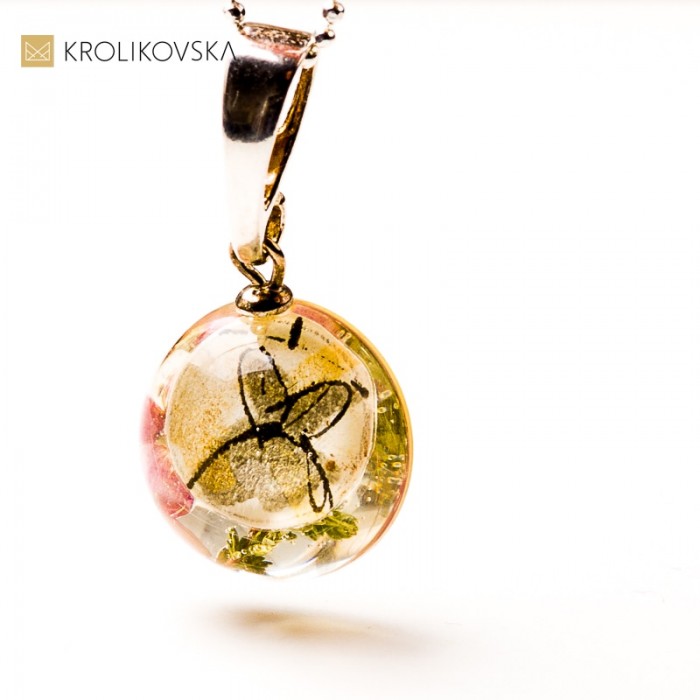 Biżuteria z żywicy – oryginalny prezent pod choinkę