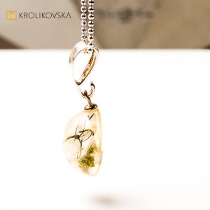 Biżuteria z żywicy – oryginalny prezent pod choinkę