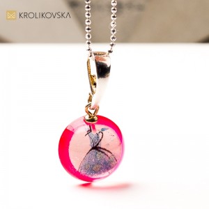 Naszyjnik autorski z małą grafiką – unikalne mini dzieło sztuki