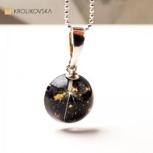 Naszyjnik z żywicy z dmuchawcem i złotym akcentem, luksusowy prezent