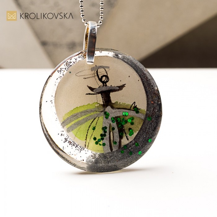 Biżuteria jak obraz, unikalny naszyjnik z grafiką.