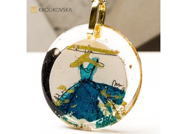 Naszyjnik z żywicy i złotem, elegancki prezent dla kobiety.