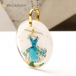 Naszyjnik z malowaną grafiką, świąteczny prezent z duszą.