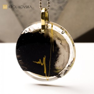 Artystyczny naszyjnik z grafiką, prezent z emocjami.