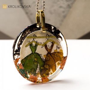 Naszyjnik z żywicy z grafiką, prezent na każdą okazję.