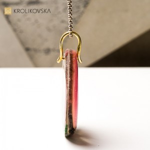 Naszyjnik z żywicy, prezent dla kobiety, która kocha sztukę.